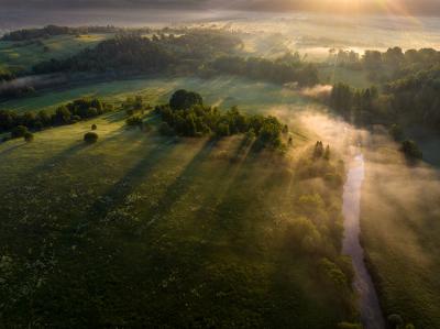 Bieszczady. Rzeka San z lotu ptaka.